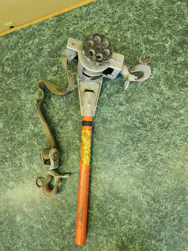 Chance Hoist 1 Ton Ratcheting Strap Hoist Hot Stick Linesman Tool