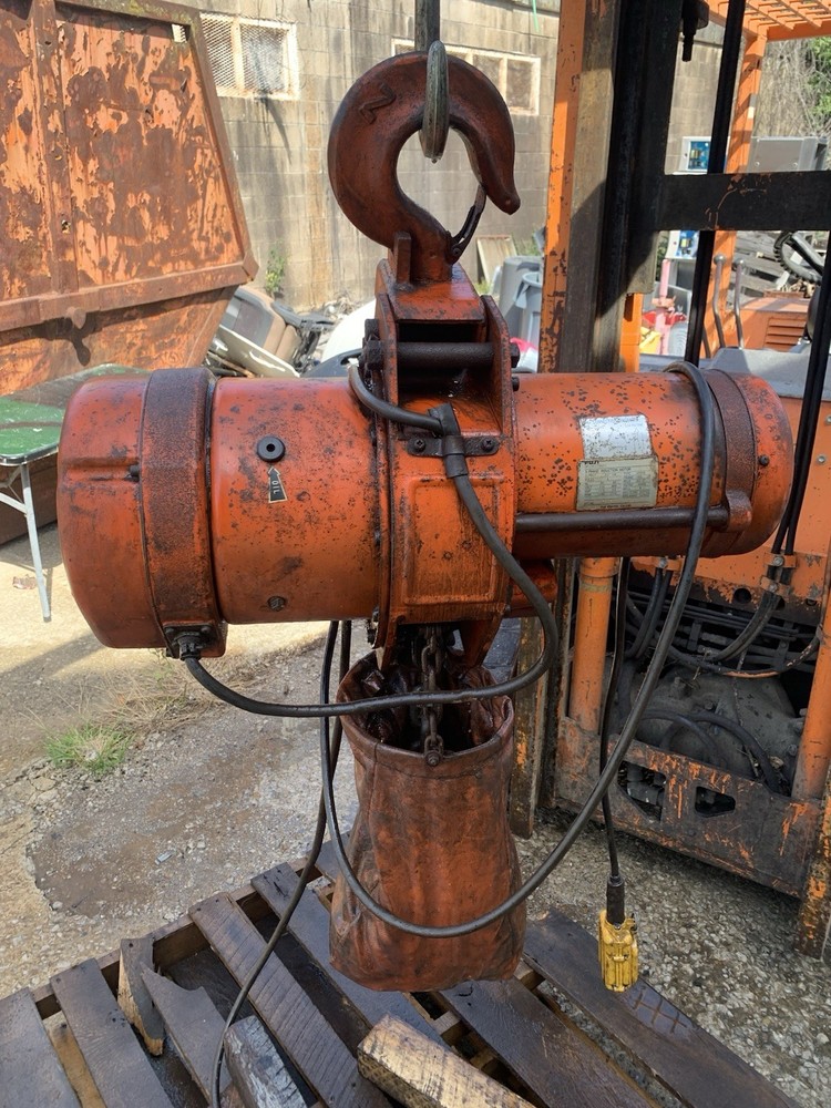ACCOLIFT 5 Ton Electric Chain Hoist 10 Feet of Lift Untested As is
