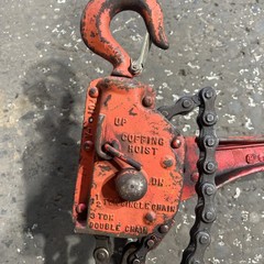 Coffing Hoist 1 Chain-1 1/2 Ton 2 Chain-3 Tons Chain Hoist Used Surplus. ID #5