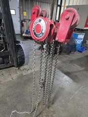 Chester Zephyr Chain Hoist 1 Ton Capacity 8′ Lift Length, Trolley Army Type
