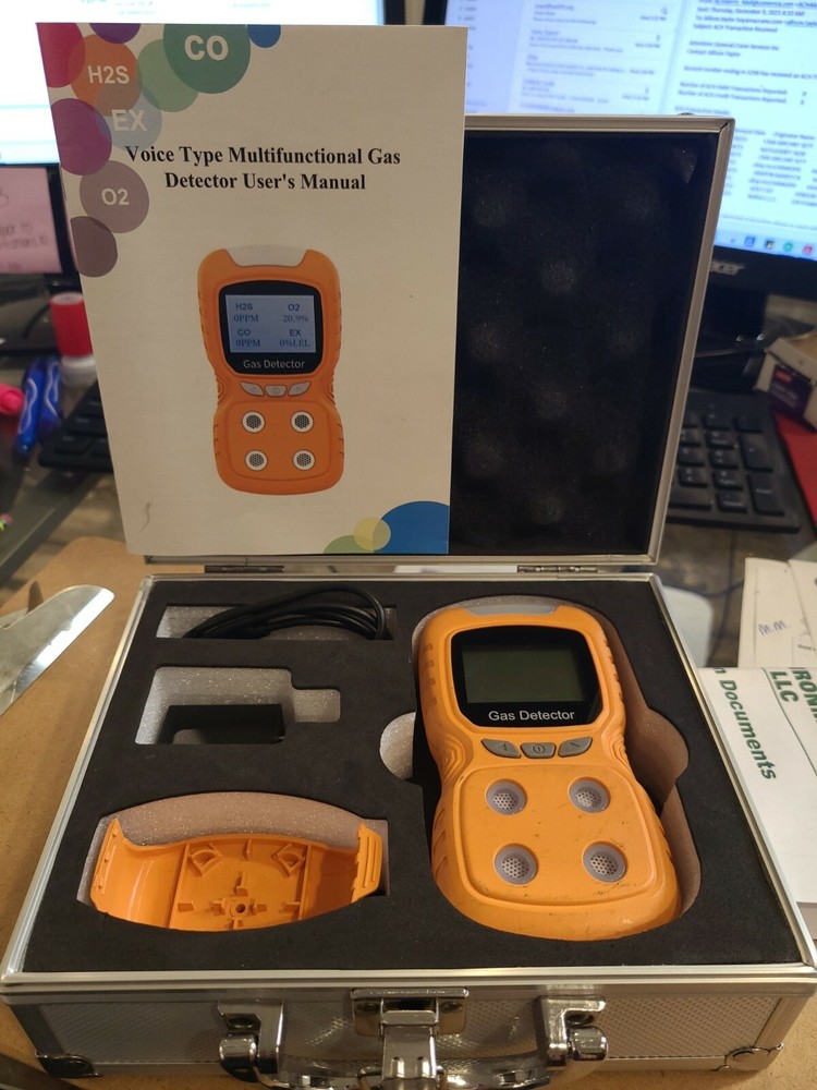 COMBUSTIBLE GAS LEAK DETECTOR; PORTABLE 4-1 GAS DECTECTOR RECHARGEABLE