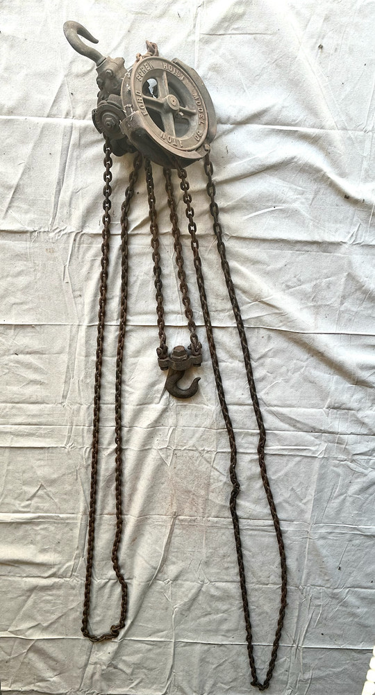 Vintage Ford 1 Ton Screw Hoist Model 30