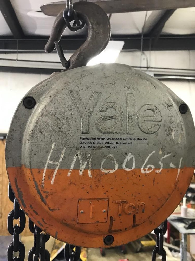 Yale 1 Ton Model LH Manual Coffing Hoist 12’ Chain.