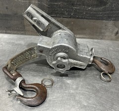 Chance Hoist 1 Ton Ratcheting Strap Hoist. Missing Hot Stick Handle