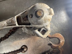 A.B. Chance 1 1/2 Ton Ratchet Chain Hoist