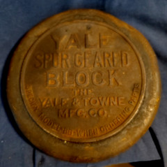 M ANTIQUE INDUSTRIAL IRON YALE HOIST COVER