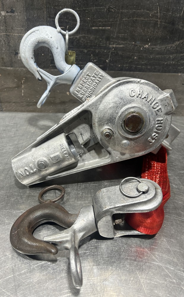 Chance Hoist 1 Ton Ratcheting Strap Hoist. Missing Hot Stick Handle