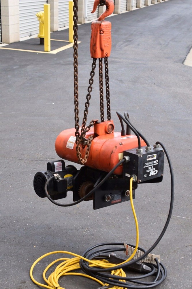 CM Lodestar model RT with 635 Motor Driven Trolley 3 Ton, 30 ft lifting height