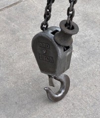 INGERSOLL-RAND ARO PNEUMATIC HOIST 1 TON 7775D 10FT CHAIN