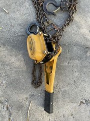 Badger Manual Chain Hoist 3/4 Ton 20ft. Lift LC008
