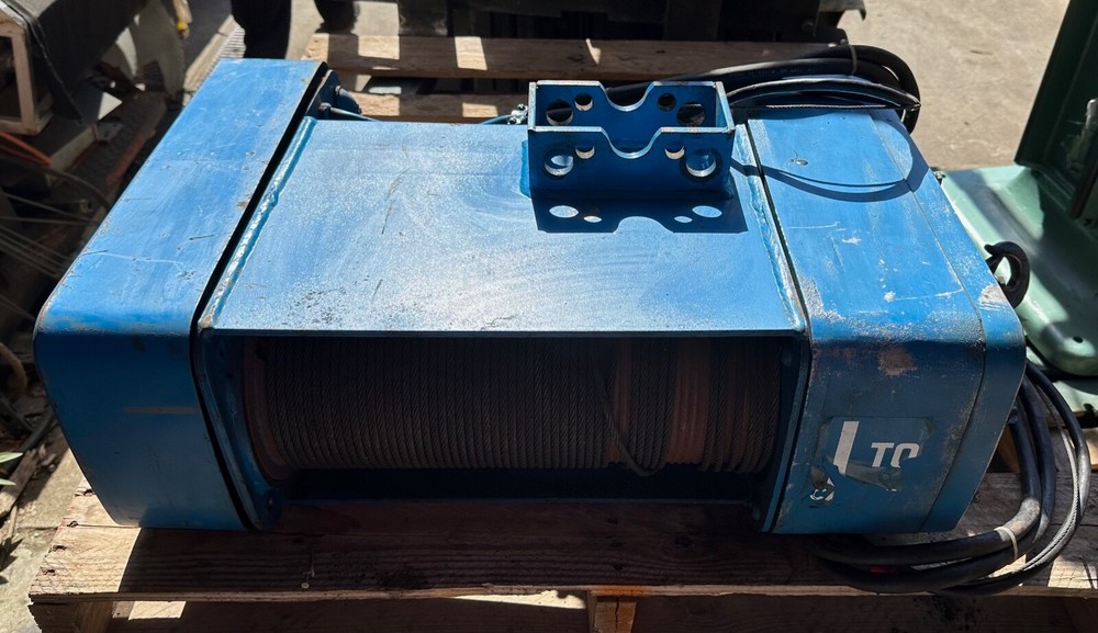 Shaw-Box Dresser Hoist 3-110114-20B 2,000lb Cap. 16Fpm (6395)
