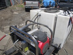 HYDRO TEK 4000 LB PRESSURE WASHER / 8 GPM – w/ 200 GAL TANK / HONDA GX 690