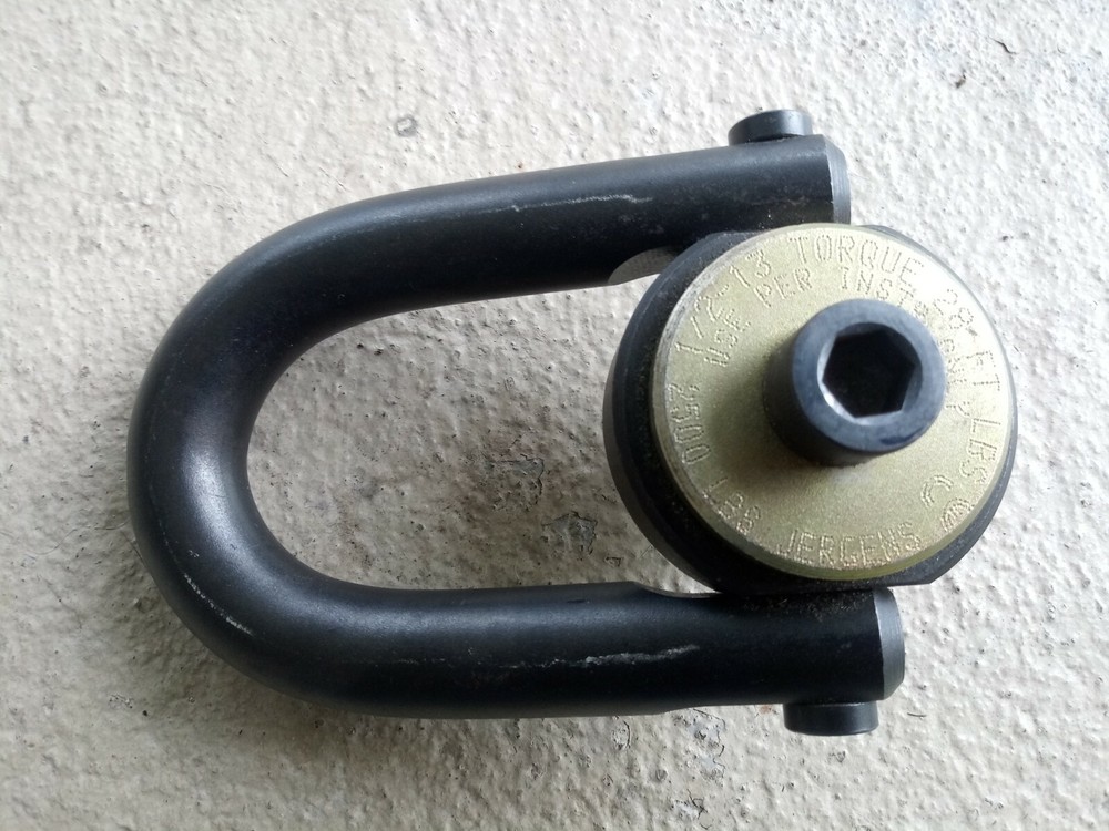 Jergens 2,500 Lbs. Load Capacity, Safety Engineered Center Pull Hoist Ring